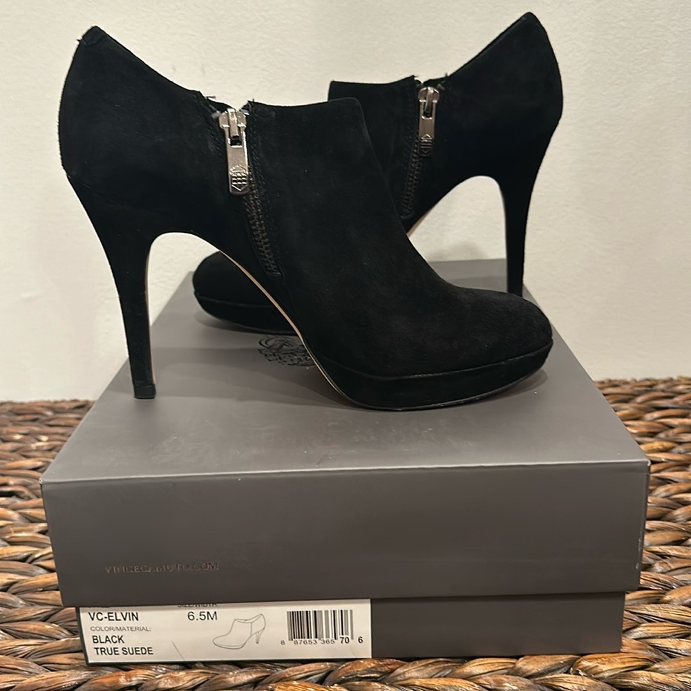 VINCE CAMUTO Elvin Stiletto Booties Black Suede Size 6.5